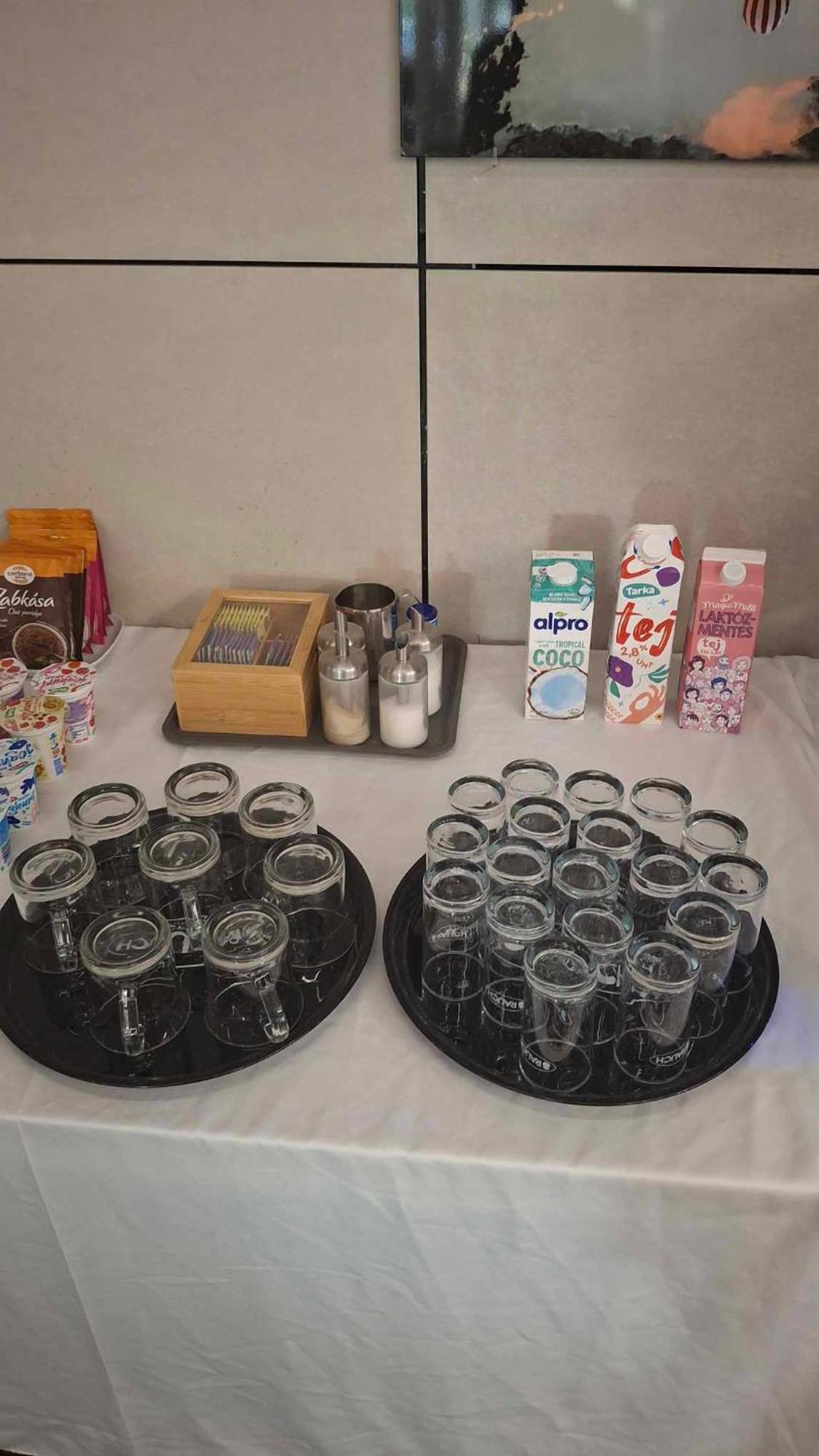 A22 Hotel Gyál エクステリア 写真